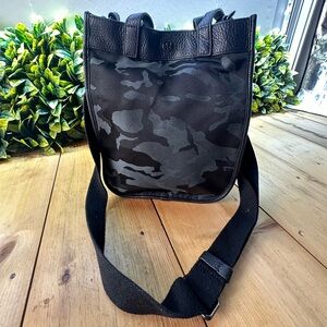 Lululemon Now And Always Tote Crossbody Bag Black Camo 8L